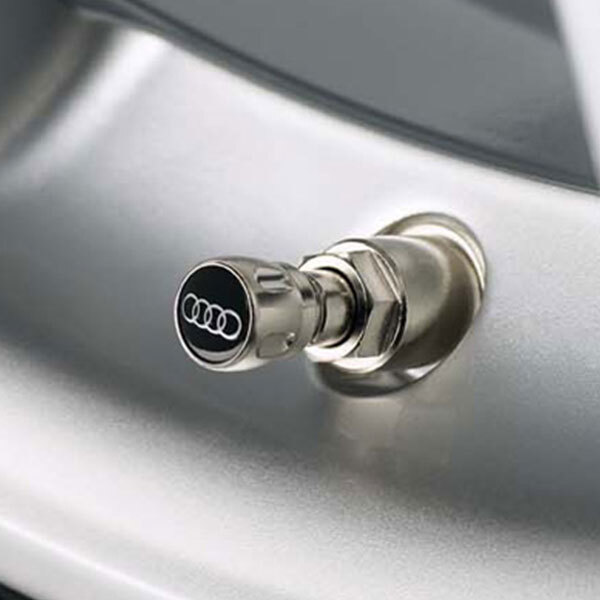 Колпачки на нипель с эмблемой Audi Набор из 4-х штук.Audi Q5 80A071215