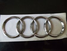 ЭМБЛЕМА КРЫШКИ БАГАЖНИКА (кольца) Audi Q7 Q5 с 2011 4H0853742A2ZZ