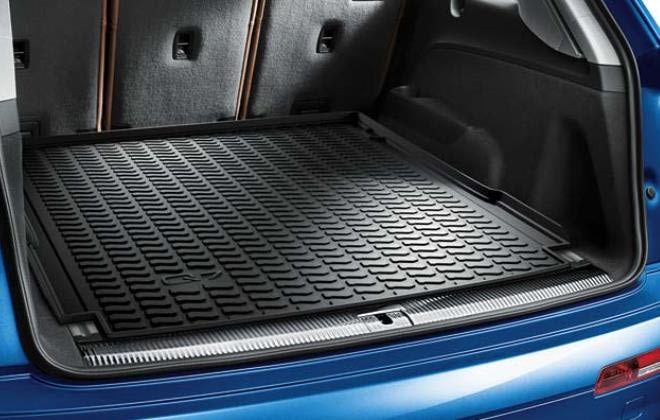 Коврик в багажник Audi Q7 2016  5-ти мест. пластик черный 4M0061182