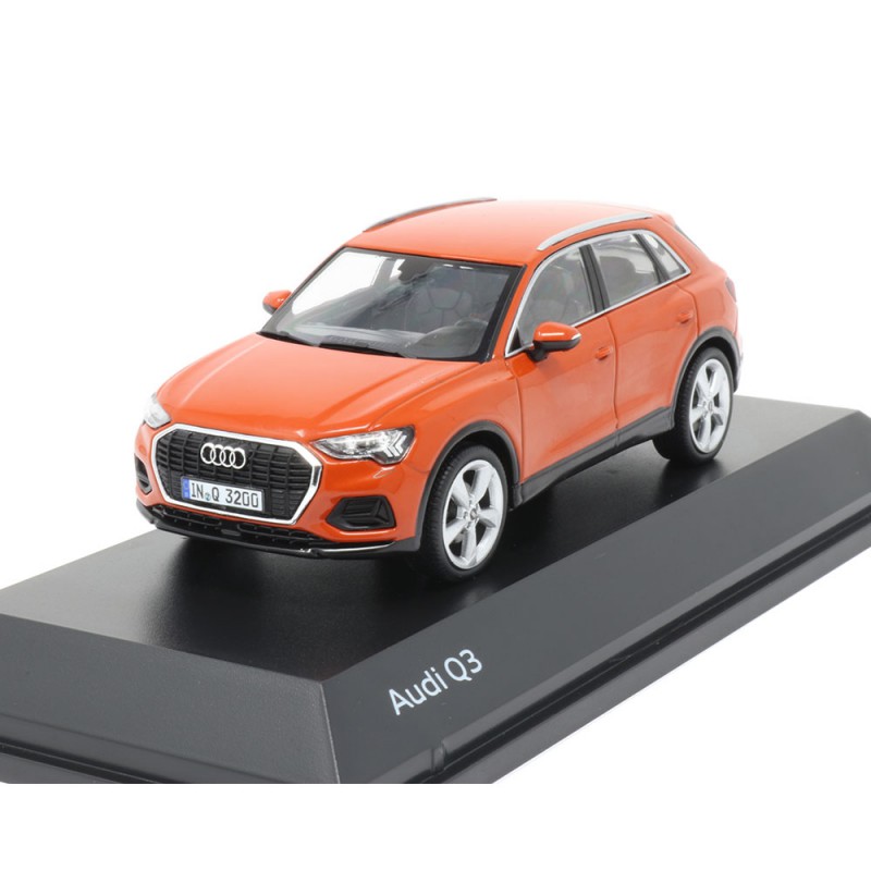 Модель Audi Q3 Pulse Orange 1:43 5011803632